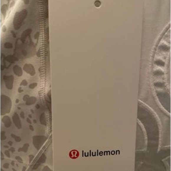 LULULEMON ALIGN TEE 🙌🏻 - Picture 6 of 6